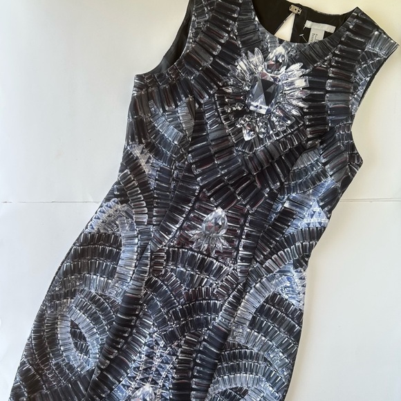 H&M Gemstone/ Diamond Print Sleeveless Dress - Picture 9 of 9